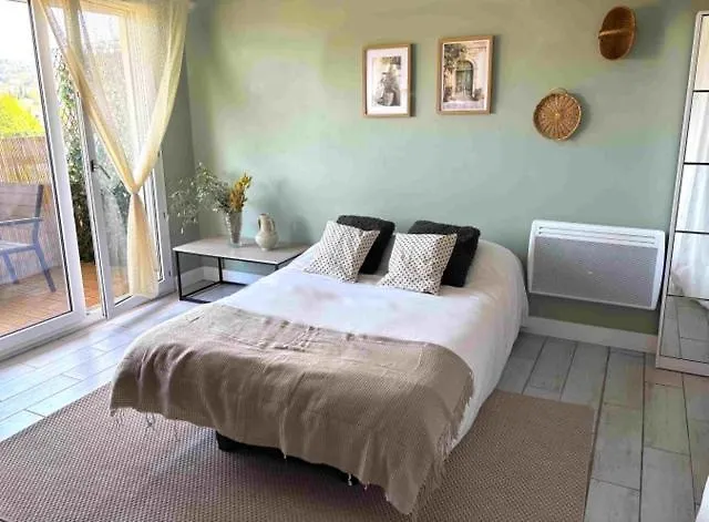 Esprit Provencal Proche De La شقة